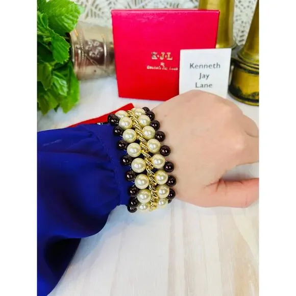 Kenneth Jay Lane Pearl and Gold-tone Bracelet - Picture 5 of 7